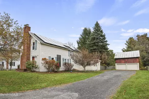 2801 State Rd, Richmond, MA 01254