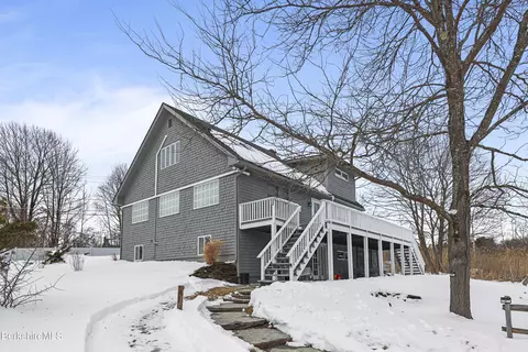 2 Wallace Rd #DH-B, Stockbridge, MA 01262