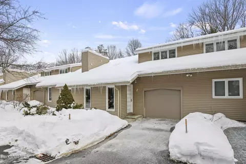 30 Clifden Ct UNIT 2, Lenox, MA 01240