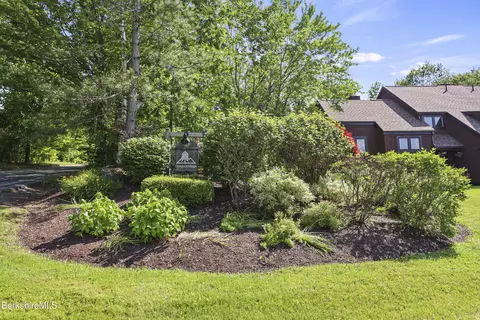 Exterior - 34 Thistle Path, Williamstown, MA 01267 photo 4 of 10