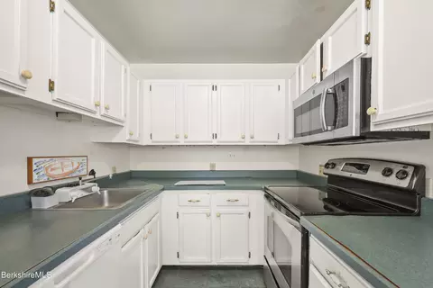 Kitchen - 34 Thistle Path, Williamstown, MA 01267 photo 2 of 4