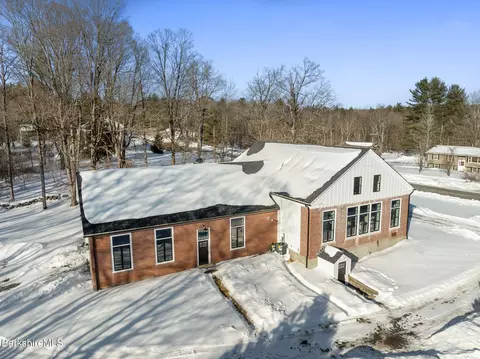 13 Beech Hill Rd, Granville, MA 01034