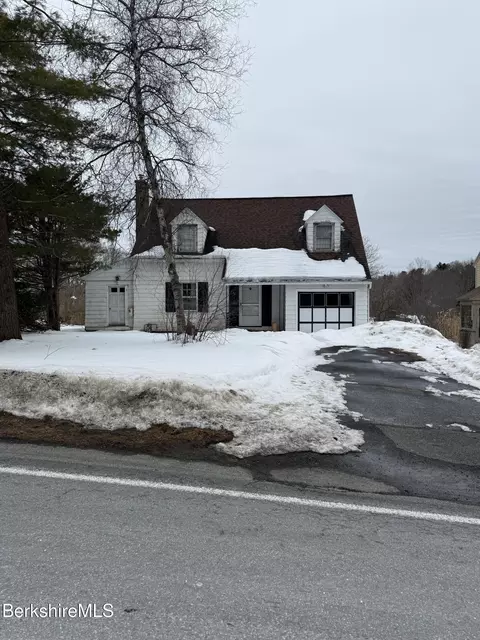 32 Jason St, Pittsfield, MA 01201