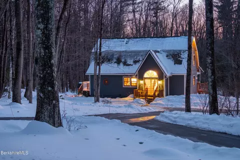 594 Shunpike Rd, Sheffield, MA 01257