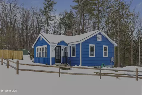 119 Orlando Ave, Pittsfield, MA 01201