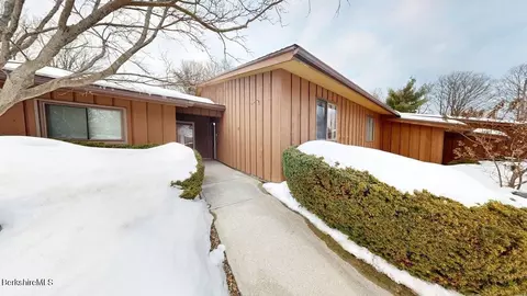 58 Churchill Crst, Pittsfield, MA 01201