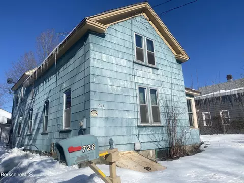 728 W Housatonic St, Pittsfield, MA 01201