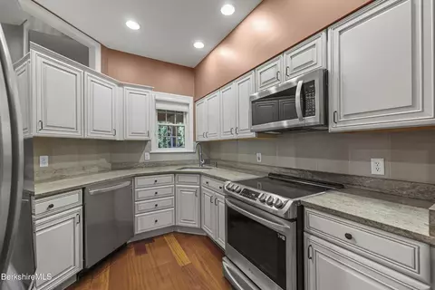 Kitchen - 2 Amy Ct, Pittsfield, MA 01201 photo 2 of 3