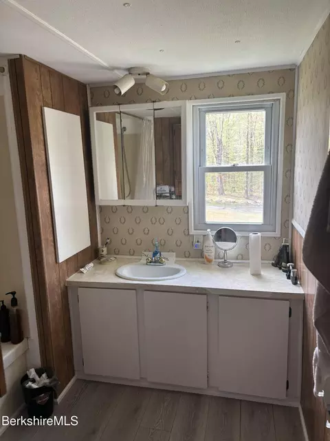 Bath - 500 Loop Rd, Savoy, MA 01256 photo 1 of 2