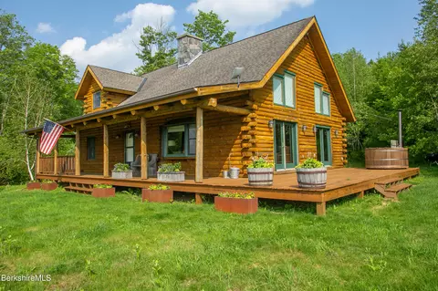 15 Stephanie Ln, Peru, MA 01235