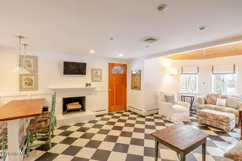 15 Mcgee Rd, Egremont, MA 01230