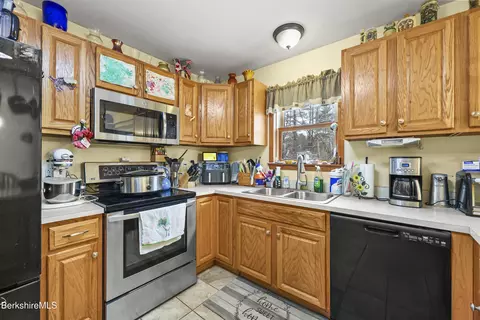 Kitchen - 121 West Rd, Lee, MA 01238 photo 4 of 5