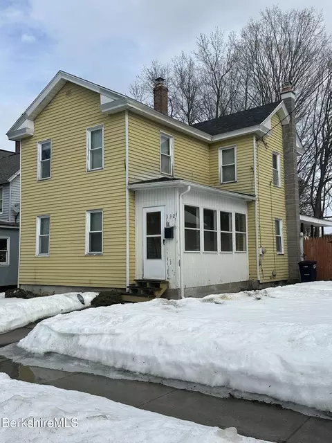 132 Daniels Ave, Pittsfield, MA 01201