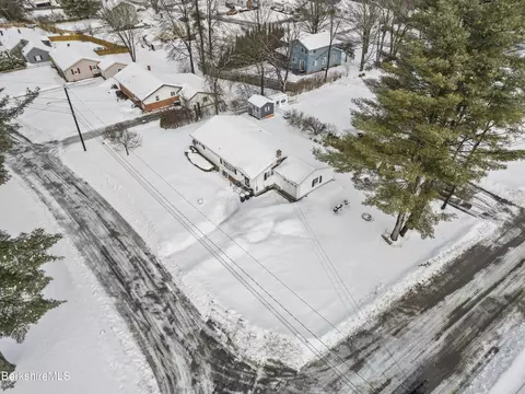 4 Paula Ave, Pittsfield, MA 01201