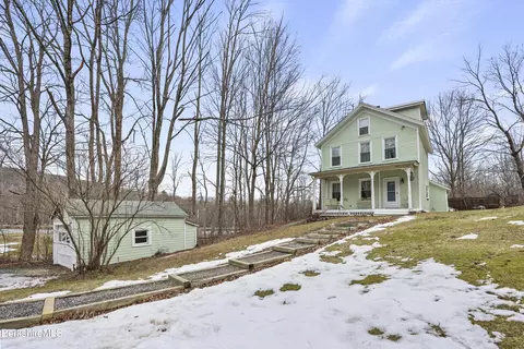 3 Van Schaack Rd, West Stockbridge, MA 01266