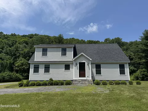 46 Glendale Rd, Stockbridge, MA 01262