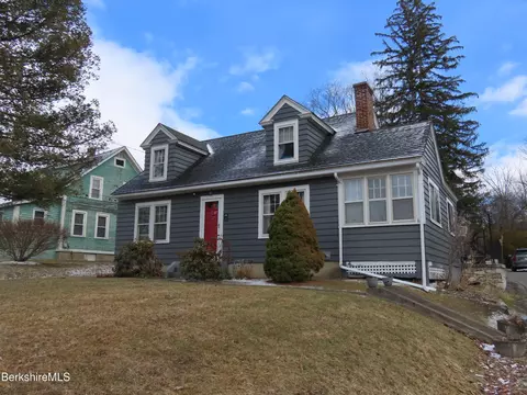 284 Franklin St, North Adams, MA 01247