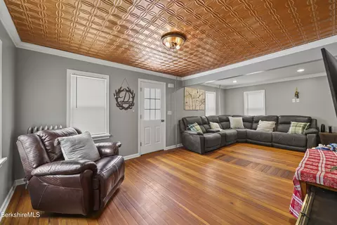 40 Stearns Ave, Pittsfield, MA 01201