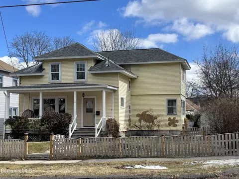 19 Commonwealth Ave, Pittsfield, MA 01201