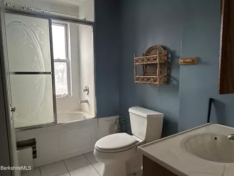 Bath - 165-167 Appleton Ave, Pittsfield, MA 01201 photo 1 of 3