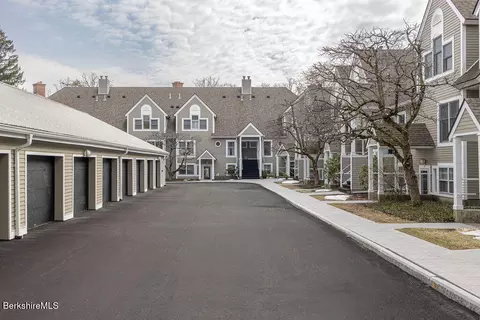 80 Taconic Ave #13, Great Barrington, MA 01230