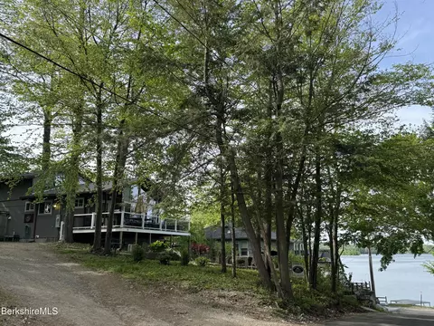 51 Imperial St, Lanesborough, MA 01224
