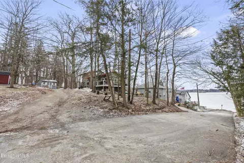 51 Imperial St, Lanesborough, MA 01224