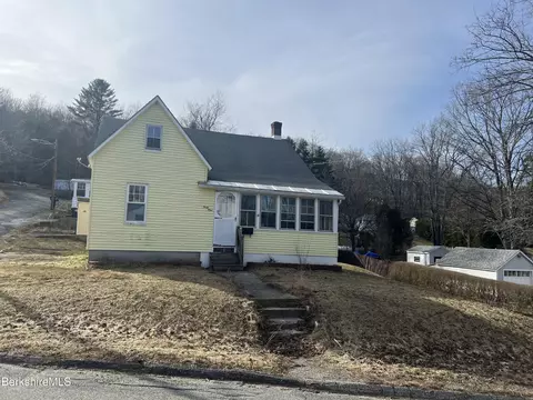 41 Willow St, Adams, MA 01220
