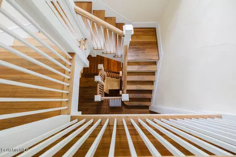 Entry Way - 168 Main St, Sheffield, MA 01257 photo 5 of 8