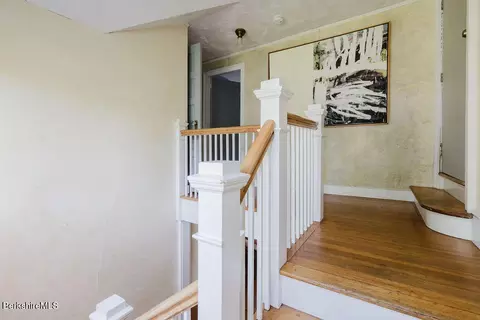 Entry Way - 168 Main St, Sheffield, MA 01257 photo 6 of 8