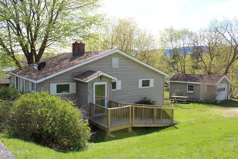 20 Profile St, Lanesborough, MA 01237