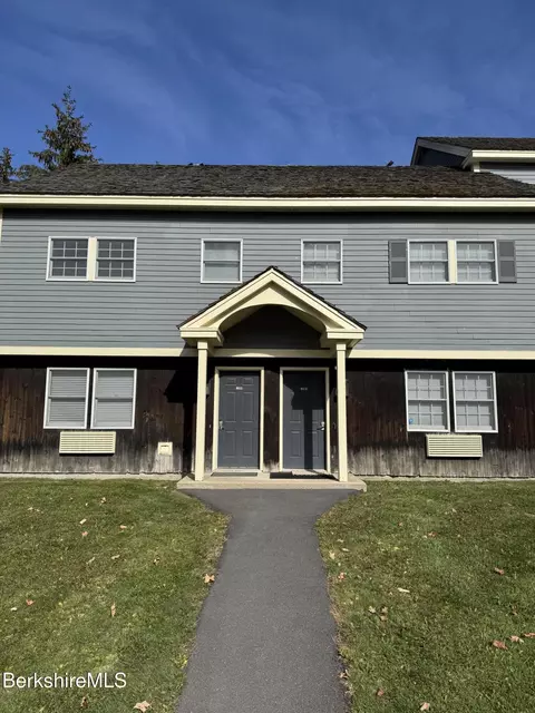 37 Corey Rd #812, Hancock, MA 01237