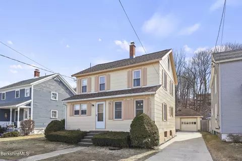 99 N Summer St, Adams, MA 01220