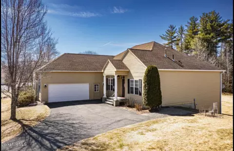 185 Pine Cone Ln, Hinsdale, MA 01235