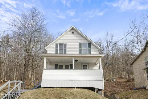 138 Richview Ave, North Adams, MA 01247