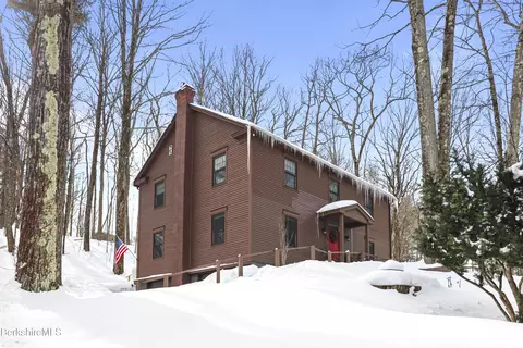 360 Housatonic St, Lenox, MA 01240