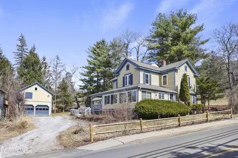 143 Bridge St, Great Barrington, MA 01230