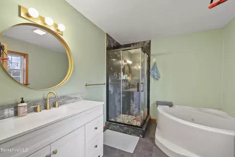 Bath - 21 Kreutzer Rd, Peru, MA 01235 photo 3 of 5