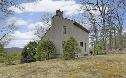 481 Shunpike Rd, Sheffield, MA 01257