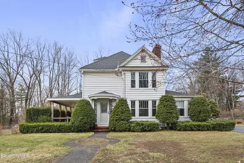 53 Meadowview Dr, Pittsfield, MA 01201