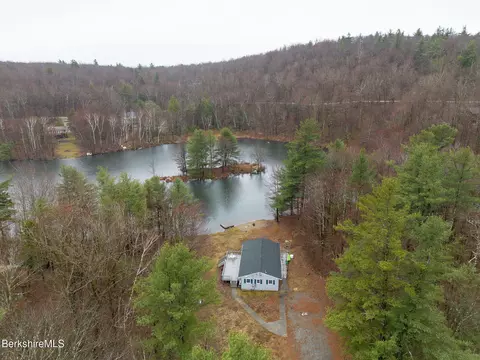 313 Winter Dr, Becket, MA 01223