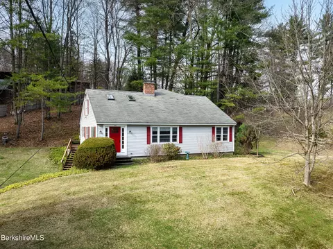 Exterior - 193 Cold Spring Rd, Williamstown, MA 01267 photo 3 of 5