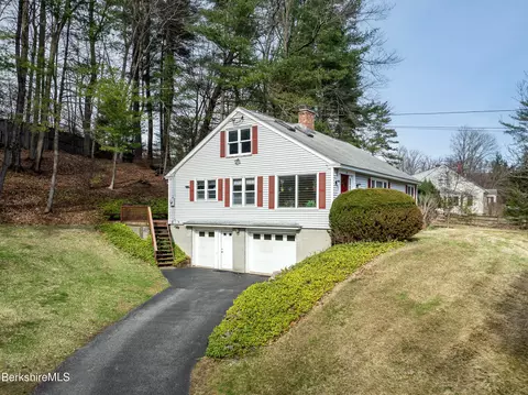 Exterior - 193 Cold Spring Rd, Williamstown, MA 01267 photo 2 of 5
