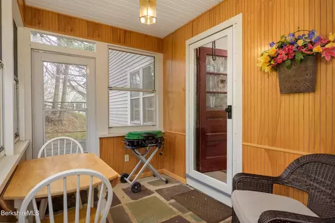 Exterior - 193 Cold Spring Rd, Williamstown, MA 01267 photo 4 of 5
