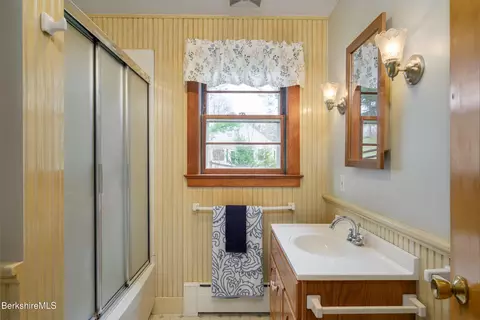 Bath - 193 Cold Spring Rd, Williamstown, MA 01267 photo 1 of 3