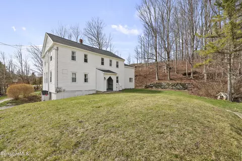 203-205 Main St, Hancock, MA 01237