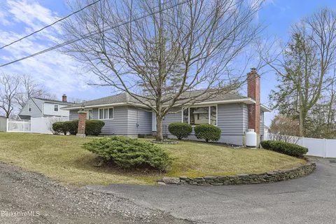 55 Crystal St, Pittsfield, MA 01201