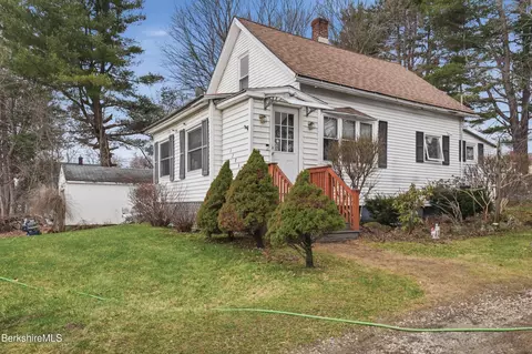 1286 North St, Pittsfield, MA 01201