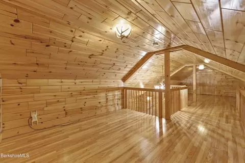 Entry Way - 633 E Otis Rd, Otis, MA 01253 photo 5 of 8