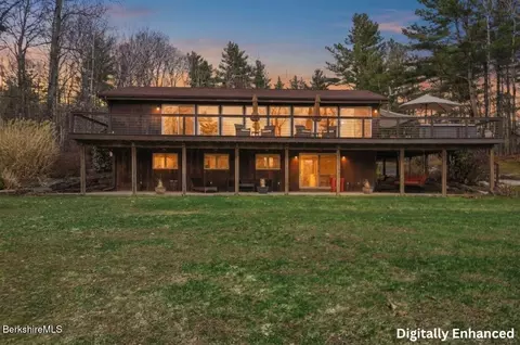 520 N Main St, Lanesborough, MA 01237